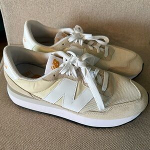 New Balance 237, cream & white.